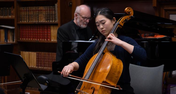 Lindsey Lim (2024, Music) playing the cello at the 2024 Winter Guest Night at Girton College