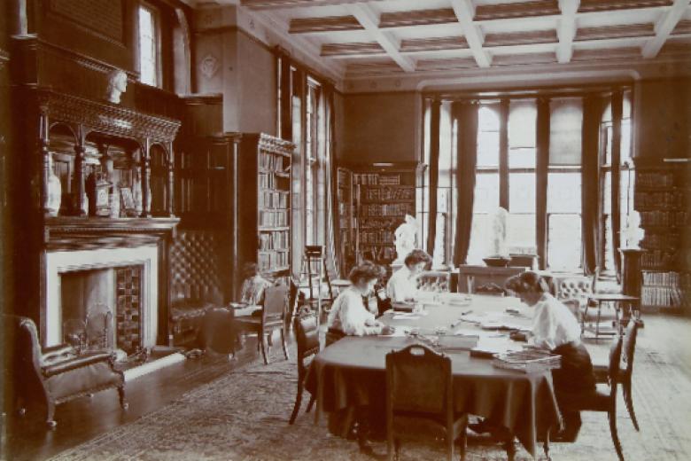 Stanley Library in 1902 (archive reference: GCPH 2/5/6)