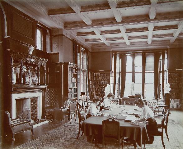 Students studying in the Stanley Library, 1902 (archive reference: GCPH 2/5/6)